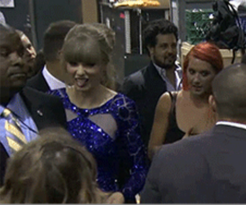 10 GIFs of Taylor Swift Making Incredibly Funny Faces - J-14