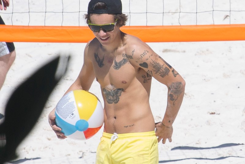 Harry Styles Body Shape - Physique In a Bathing Suit