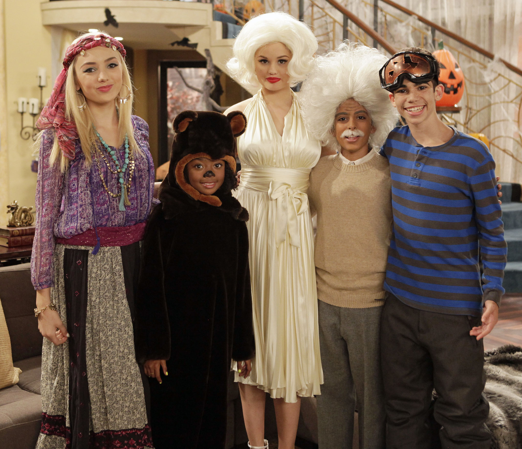 20 Pics of Our Fave TV Characters in Halloween Costumes - J-14