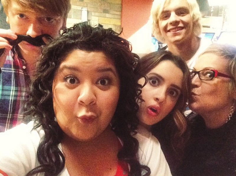 Ross lynch smile austin and ally co stars