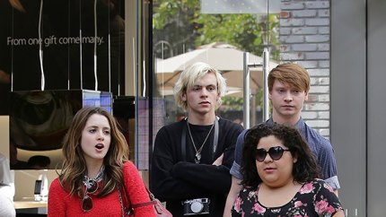 Austin and ally co stars shopping