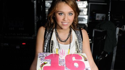 Miley cyrus birthday cake main