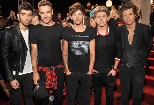 Louis Tomlinson Opens Up About One Direction's Actual Friendship | J-14