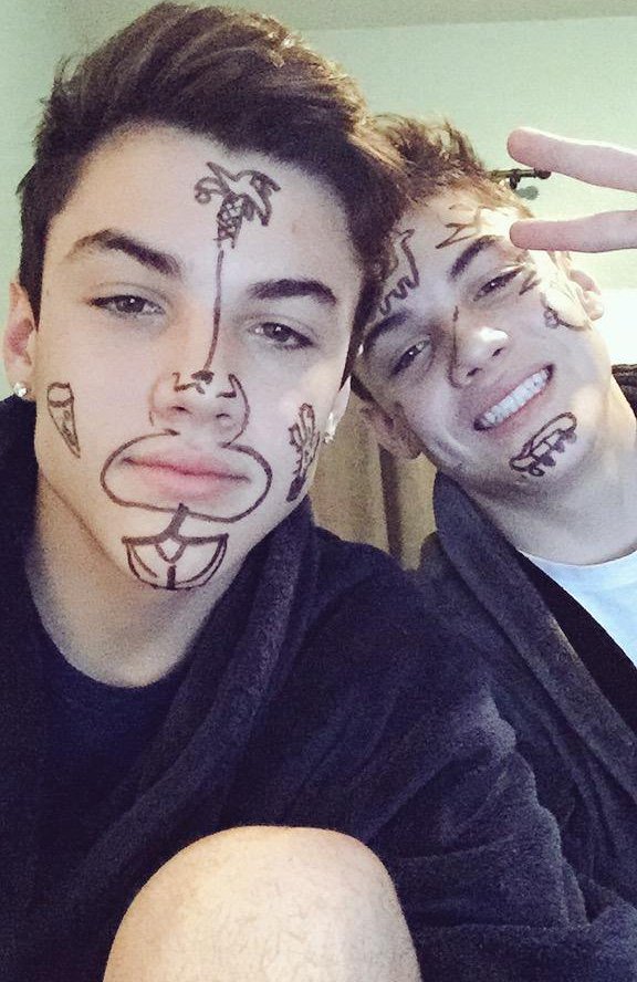 Do the dolan twins have tattoos