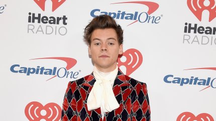 haryy-styles-bold-suit