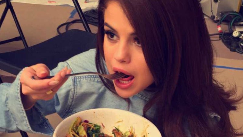 Selena gomez eating