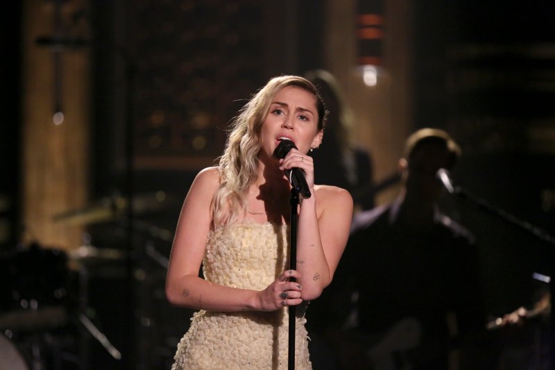 Miley Cyrus Singing