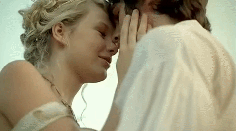 Taylor Swifts Love Story Turns 10 The Story Behind The Song