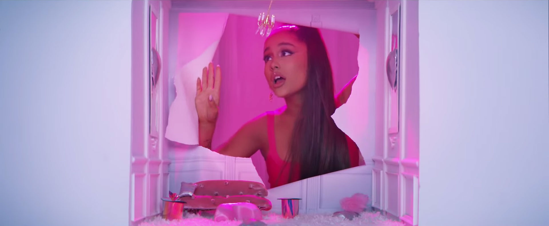 Ariana Grande Now Has 'Small BBQ Grill ' Tattooed On Her Hand Forever –  Funny Or Die