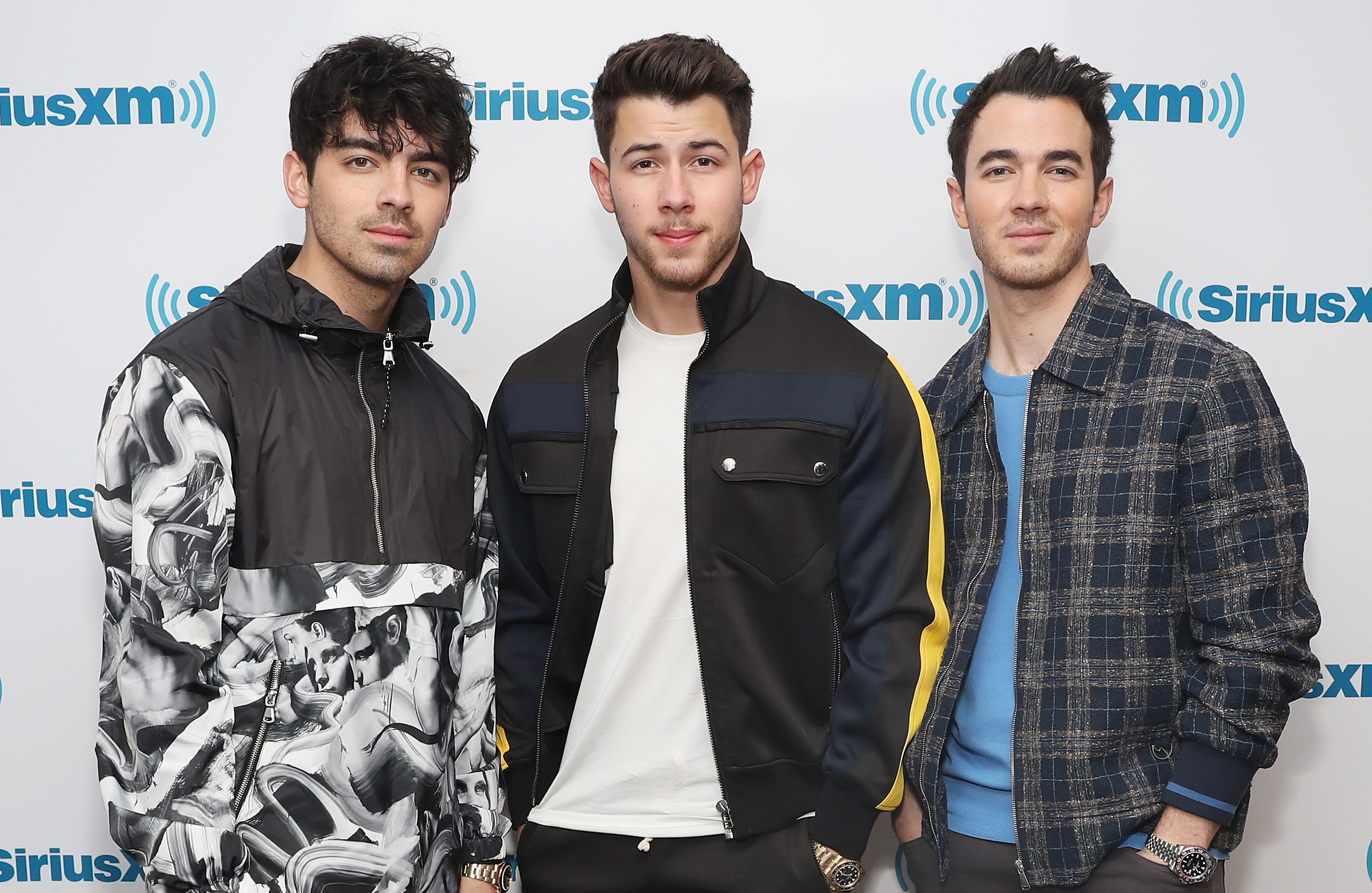 The Best Celebrity Reactions To The Jonas Brothers Epic Comeback