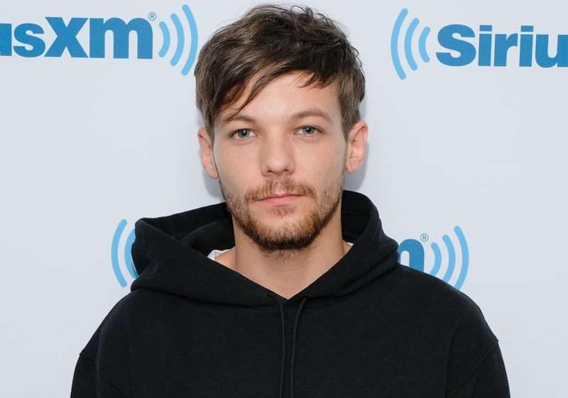 Louis Tomlinson Attacks 'The Mirror' — Angry Tweet Over Dad's Interview –  Hollywood Life