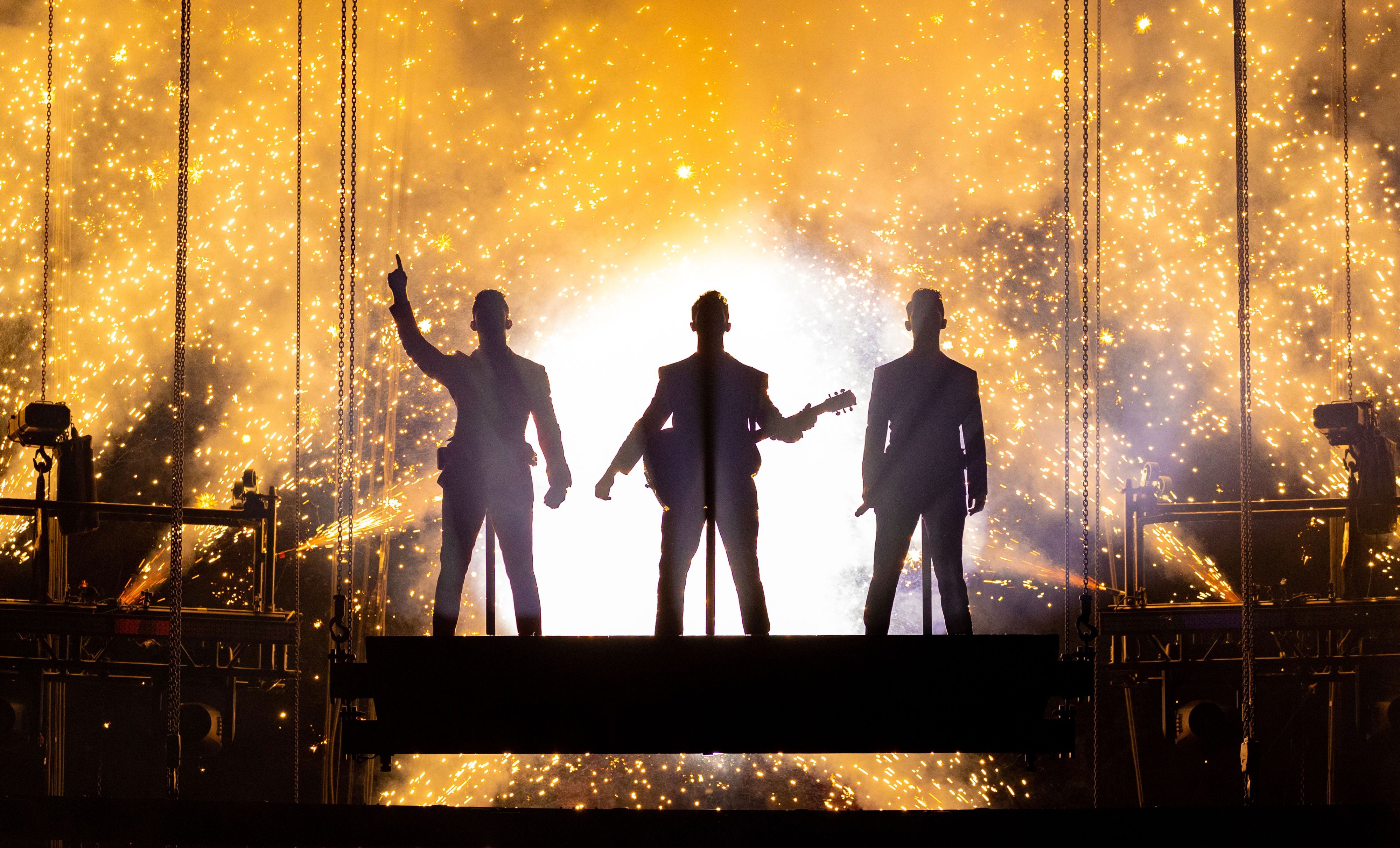 Jonas Brothers Happiness Begins Tour: Setlist, Outfits, More