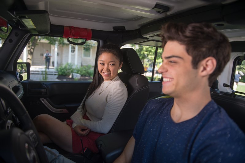 lana-condor-noah-centineo-behind-the-scenes-to-all-the-boys