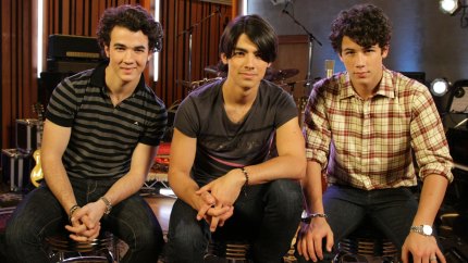 All the Celebrities You Totally Forgot Guest Starred In ‘Jonas’ and ‘Jonas L.A.’