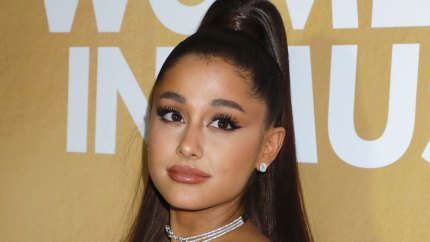 Ariana Grande Slams Fans Who Accuse her of Cosmetic Surgery