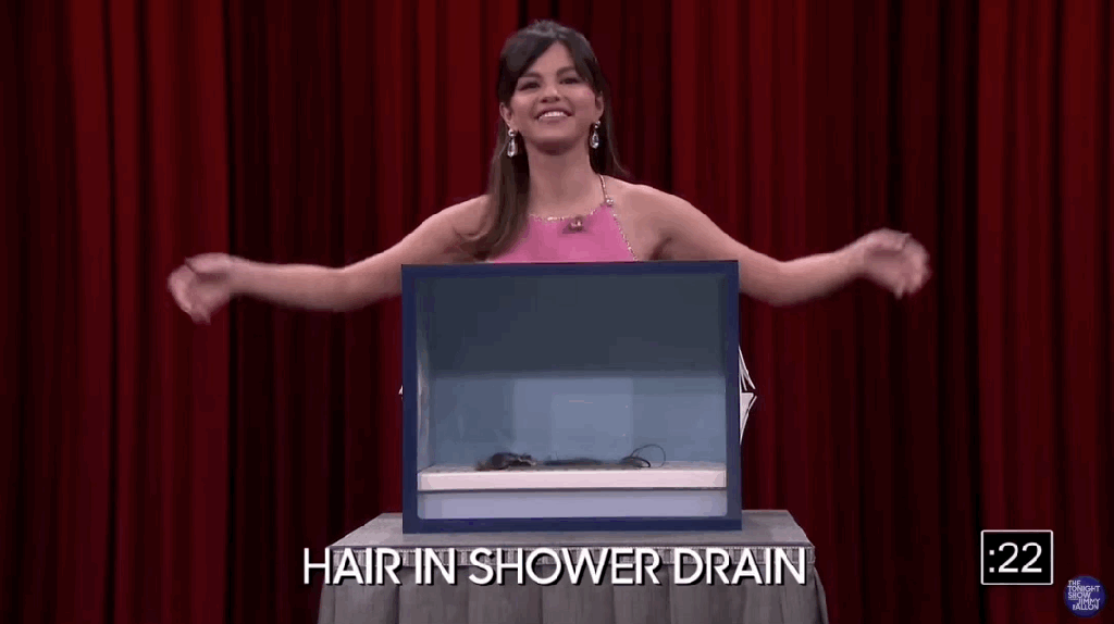 Selena Gomez Squirms After Touching Live Worms On 'The Tonight Show'