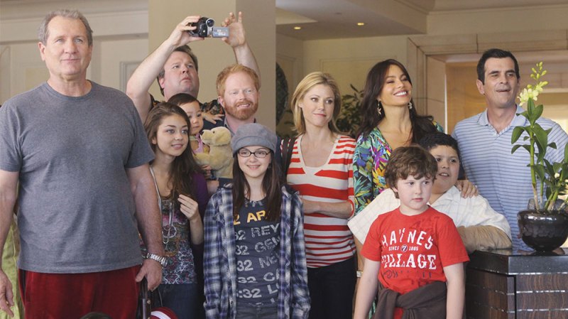 See The 'Modern Family' Cast's Emotional Goodbyes As Filming For The Final Season Wraps