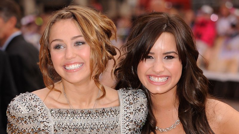 Demi Lovato And Miley Cyrus Get Real About Body Issues During Instagram Livestream