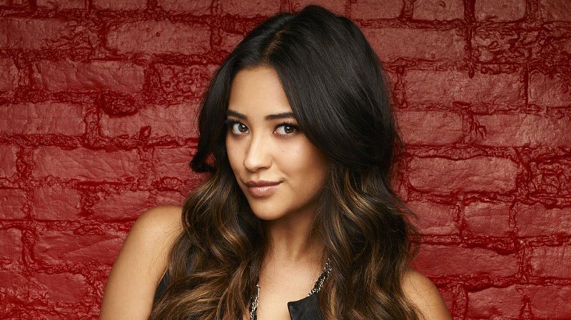 Shay Mitchell Says She’s Proud Her ‘Pretty Little Liars’ Character Was A Member Of The LGBTQ+ Community