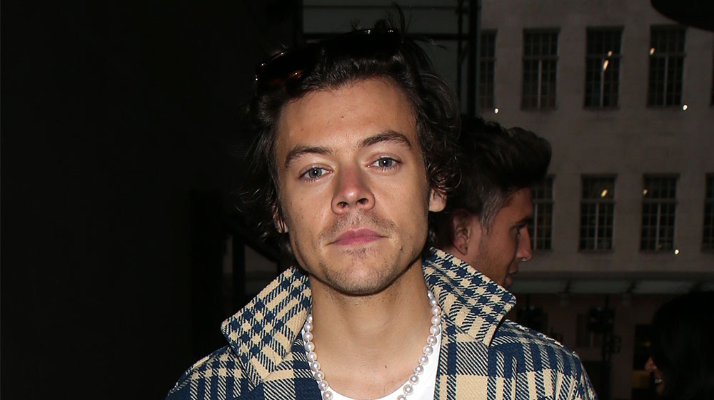 Harry Styles Shows Off Short Hair in New Photos: 'Dunkirk' Cut