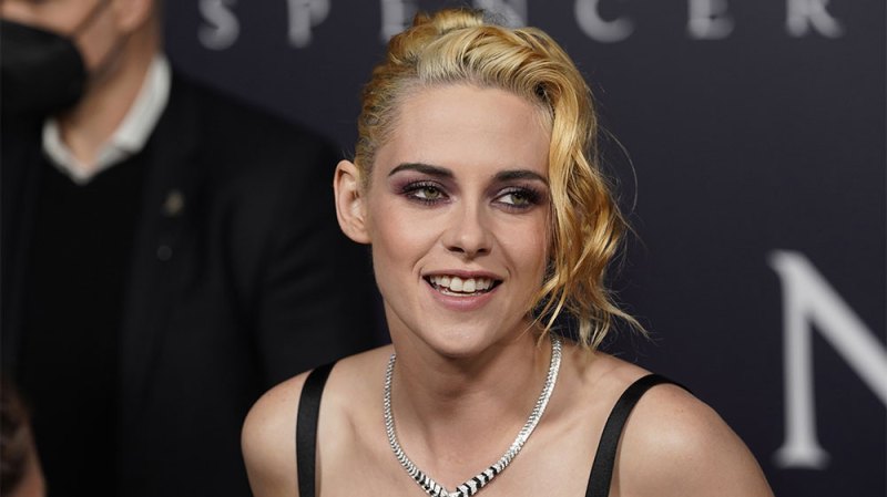 Kristen Stewart Is Off the Market! A Guide to the Actress' Love Life and Dating History