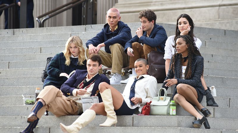 What Is the Big 'Twist' in the New 'Gossip Girl'? The Blogger's Secret Identity Revealed
