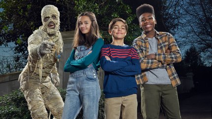 The 'Under Wraps' Cast Gushes Over the 'Honor' of Remaking Disney Channel's 1st Original Movie