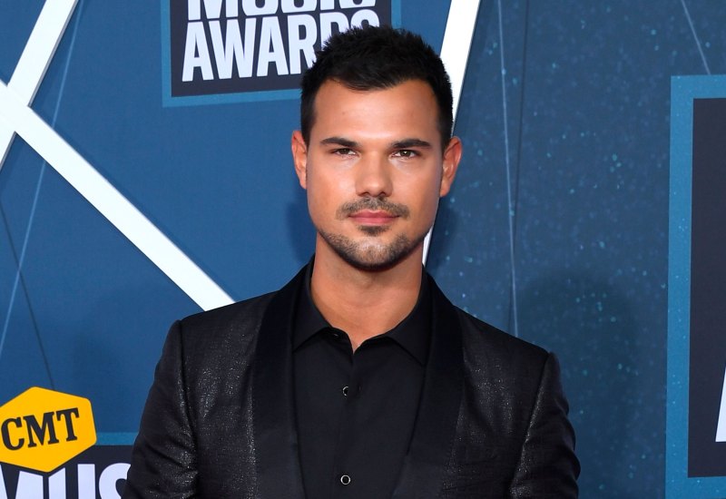 Taylor Lautner's Love Life: Look Back at the ‘Twilight’ Star’s Dating History