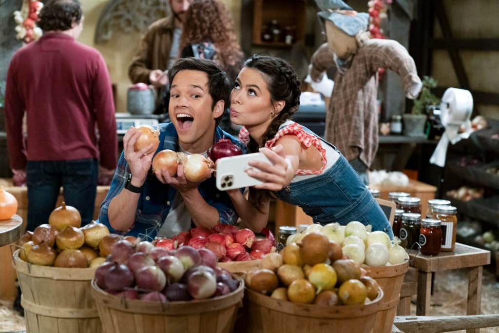 Creddie for Life! The 'iCarly' Cast Plays Coy About Carly and Freddie Getting Together in Season 2