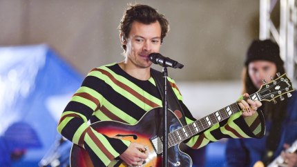 Harry Styles Shuts Down New York City for Performance in Skin-Tight Body Suit: Photos