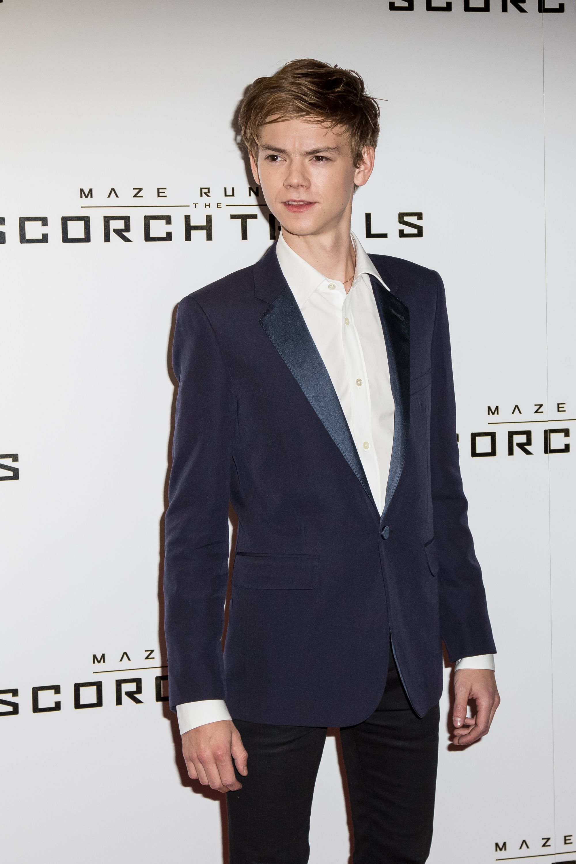 mar — new thomas sangster photos as benny watts from the