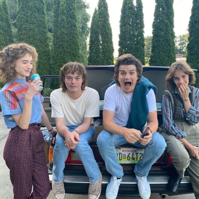 The Cutest Behind-the-Scenes Pictures of the 'Stranger Things' Cast