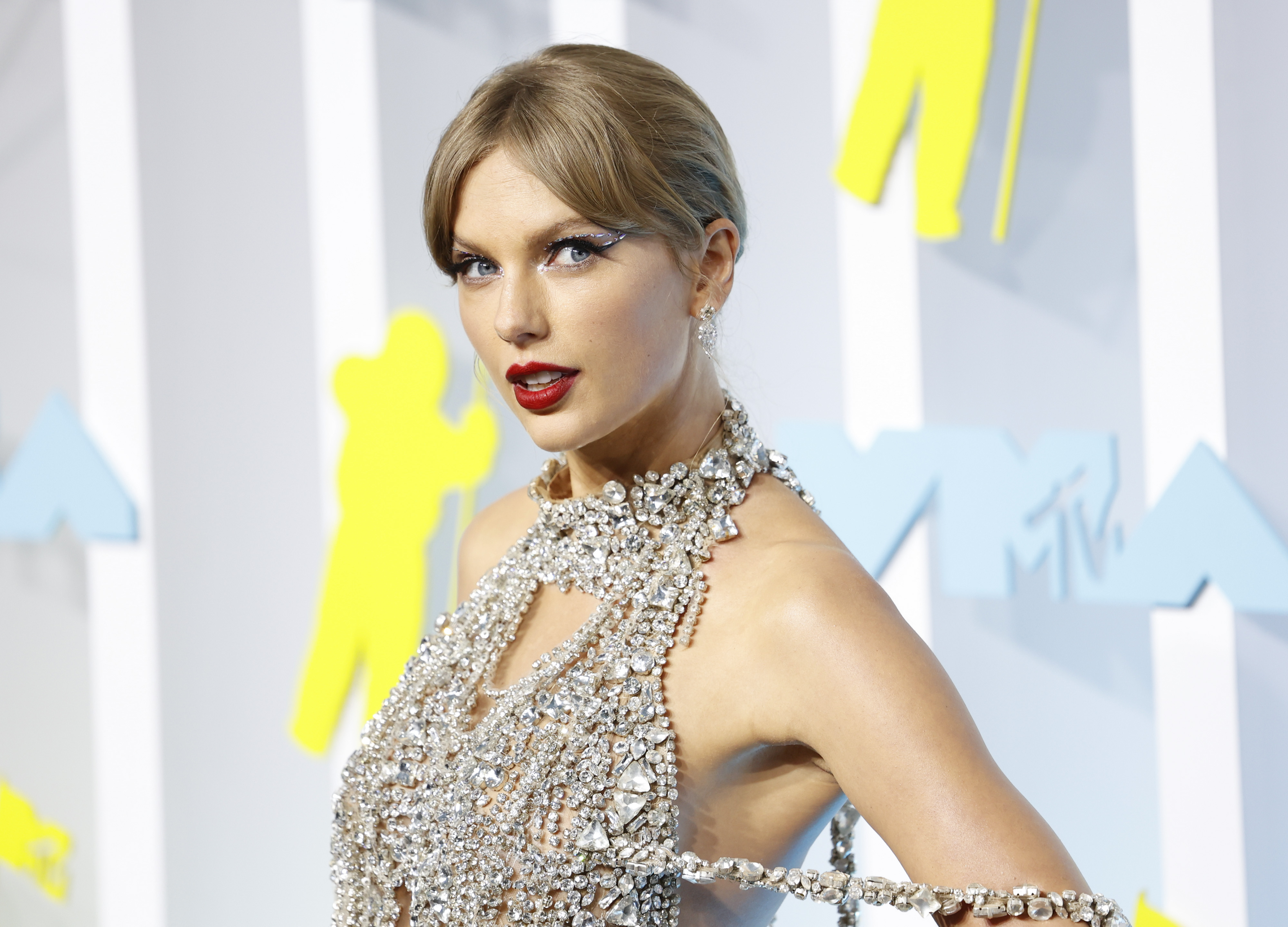 Bejeweled,' Taylor Swift's Second Video from 'Midnights' Is Here!