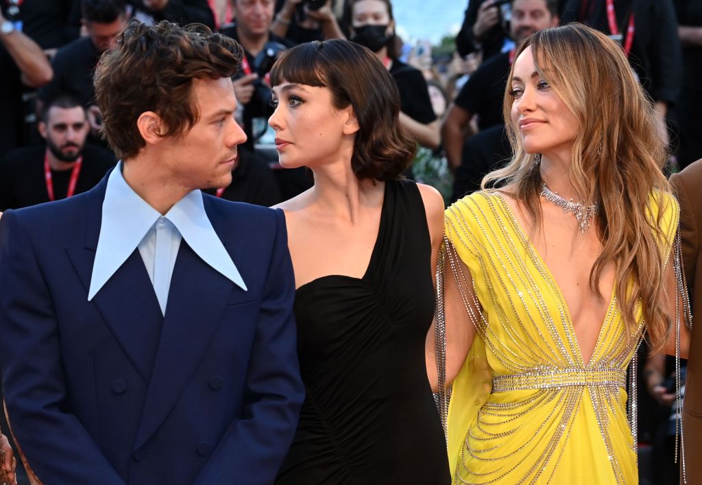 Did Harry Styles and Olivia Wilde Break Up? Split Clues Amid 'Don't Worry Darling' Movie Drama