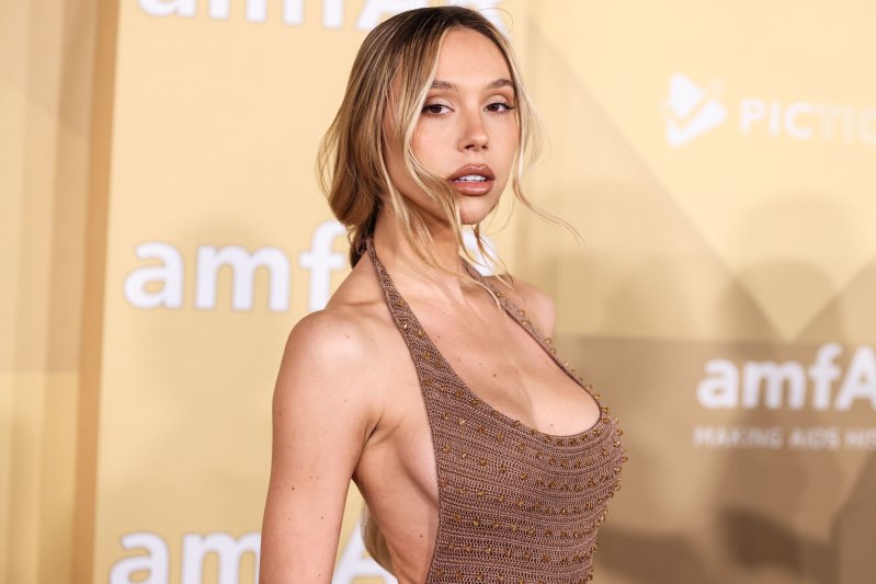 Is Alexis Ren Single? Details on Dating Life After Noah Centineo Relationship