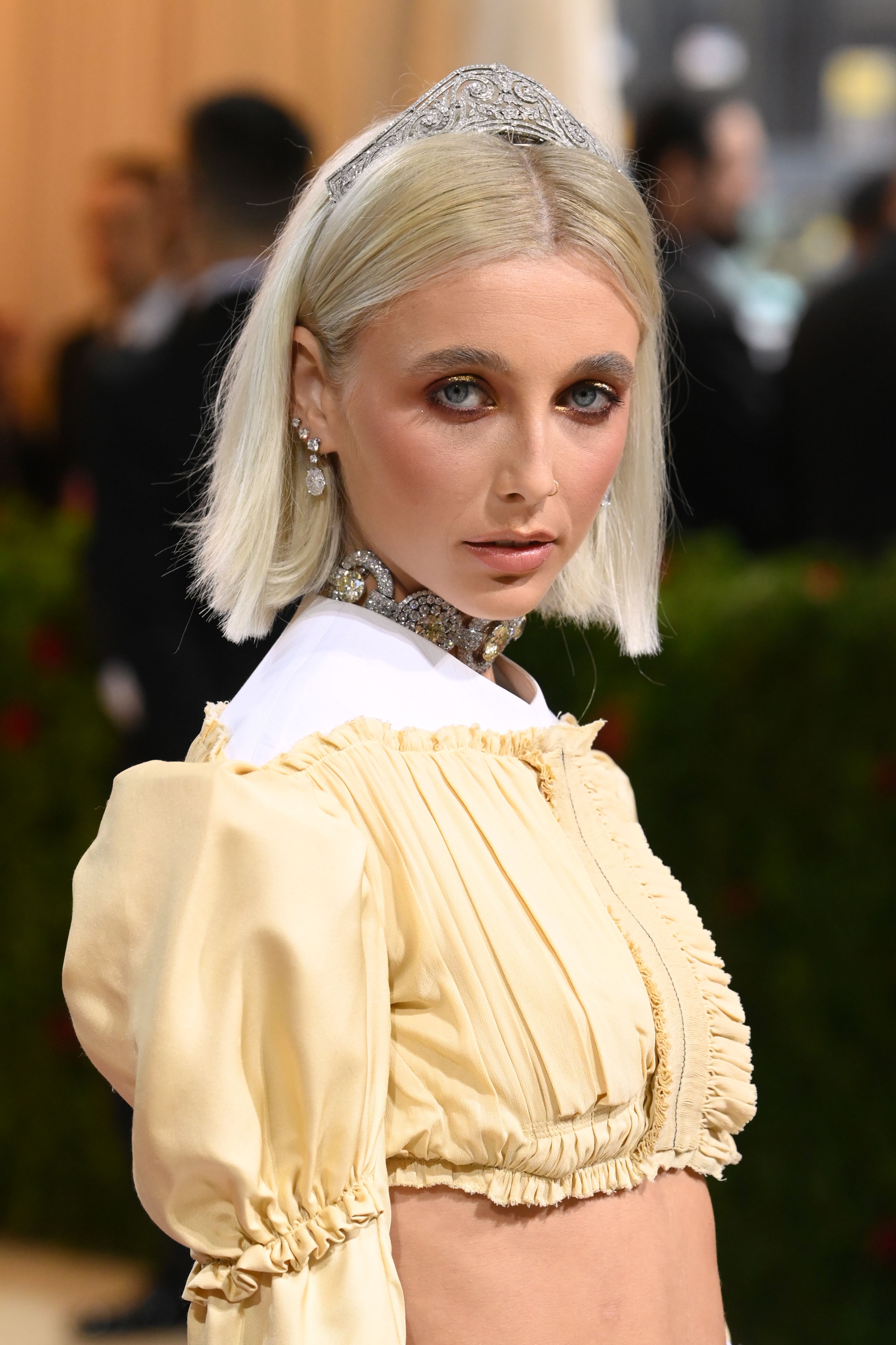 Emma Chamberlain Goes For Gold at Met Gala 2021: Photo 1323652