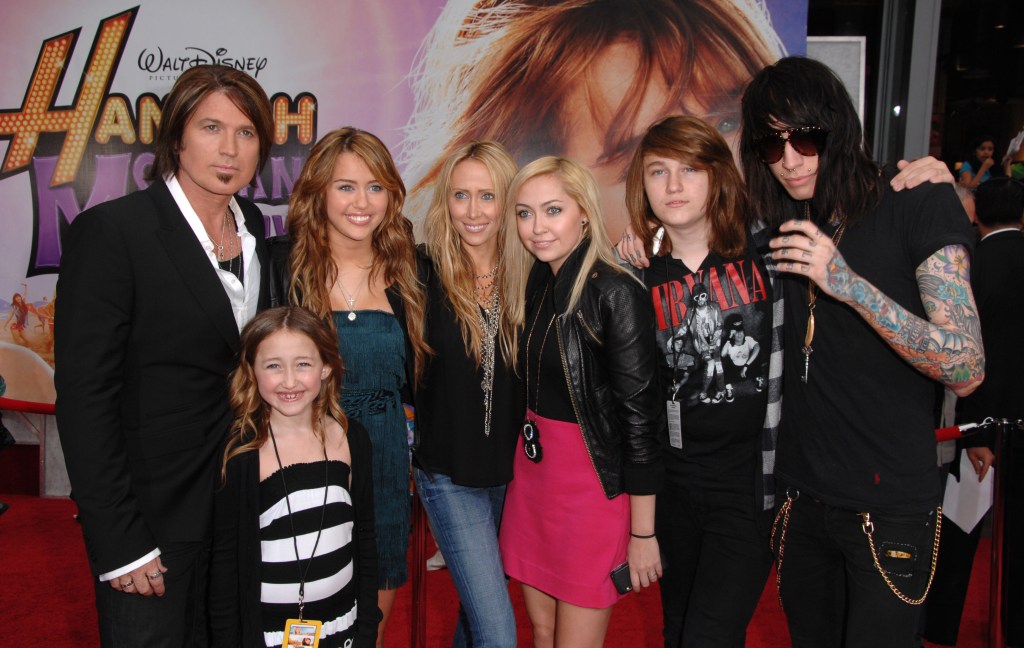 Miley Cyrus Comes From a Famous Family! Disney Star's Parents, Siblings