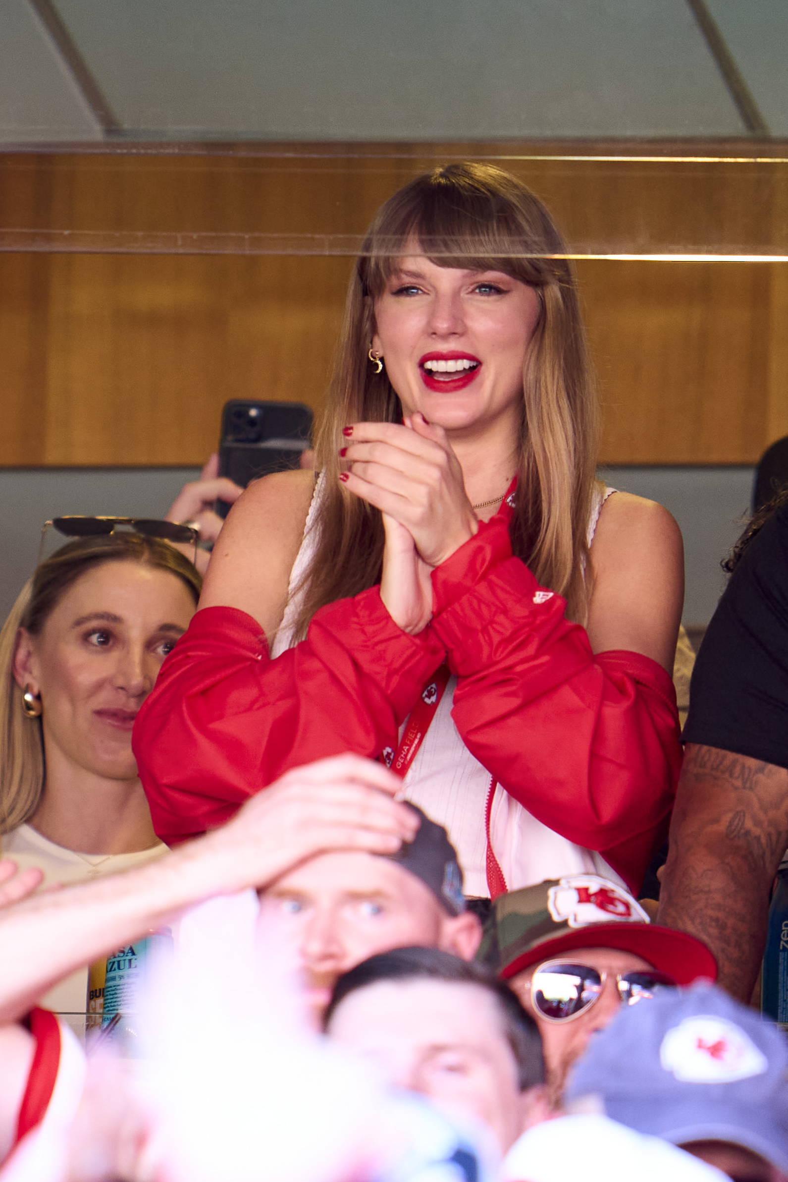Taylor Swift Attends Kansas City Chiefs Game Amid Travis Kelce Romance